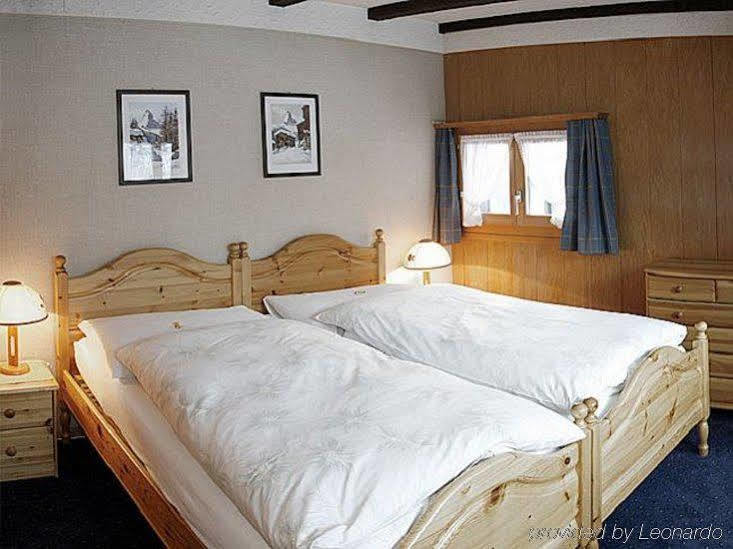 Petit Helvetia Budget Hotel เซอร์แมท ห้อง รูปภาพ